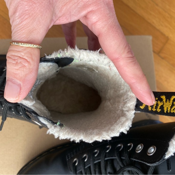 Dr. Martens Black Women's Shoes with box - Picture 4 of 5